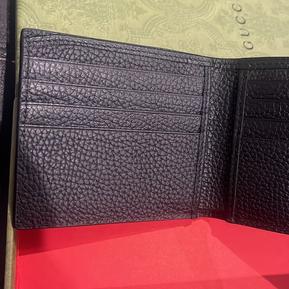 Gucci EUC (Looks Brand New) Wallet with box - Picture 3 of 7